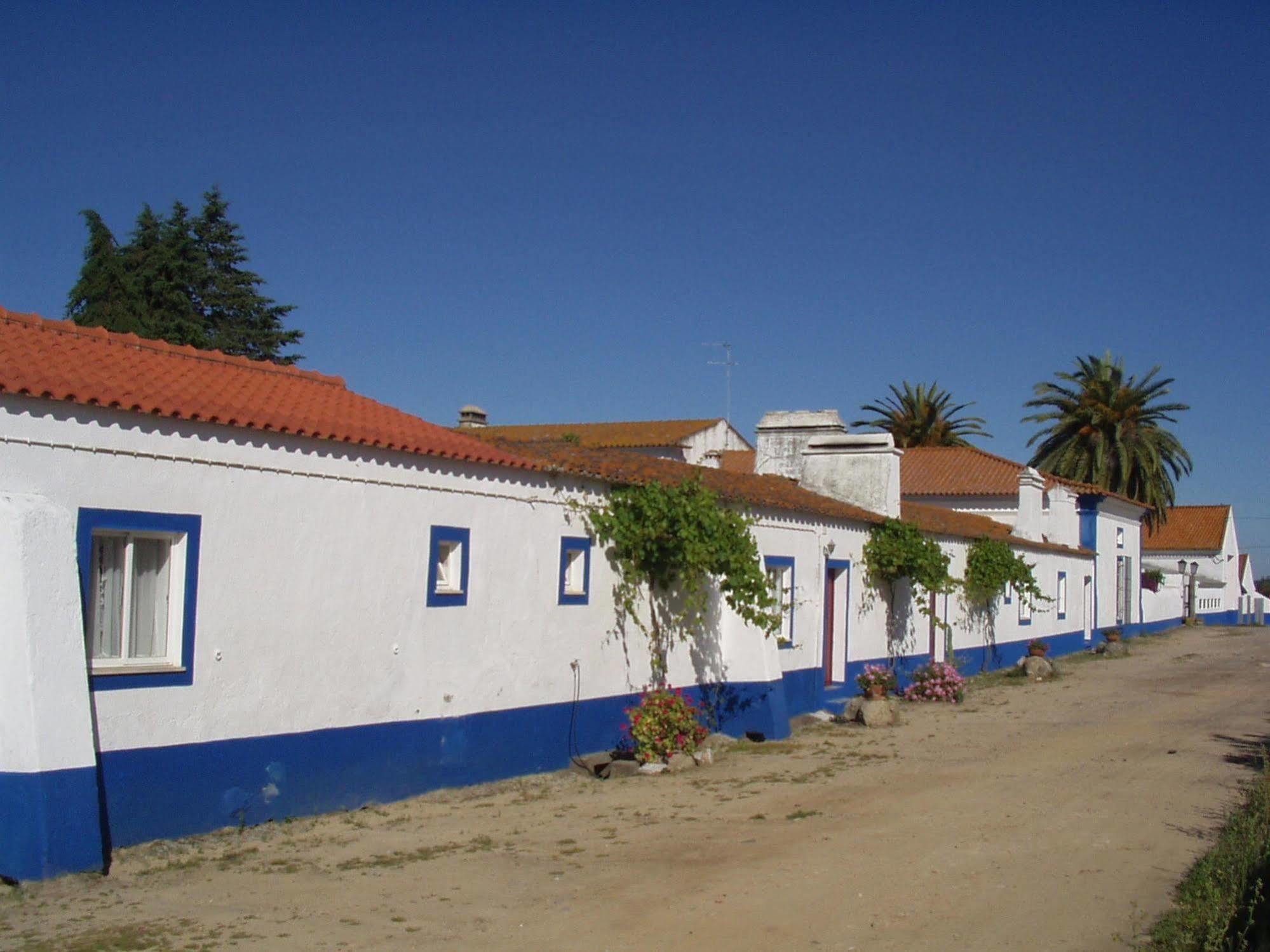 Monte Da Serralheira Agro Turismo Evora Exterior photo